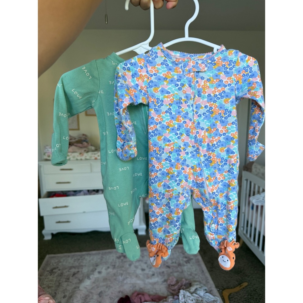 2 Piece Newboren Baby Footed Pajamas Set Floral and Love Script